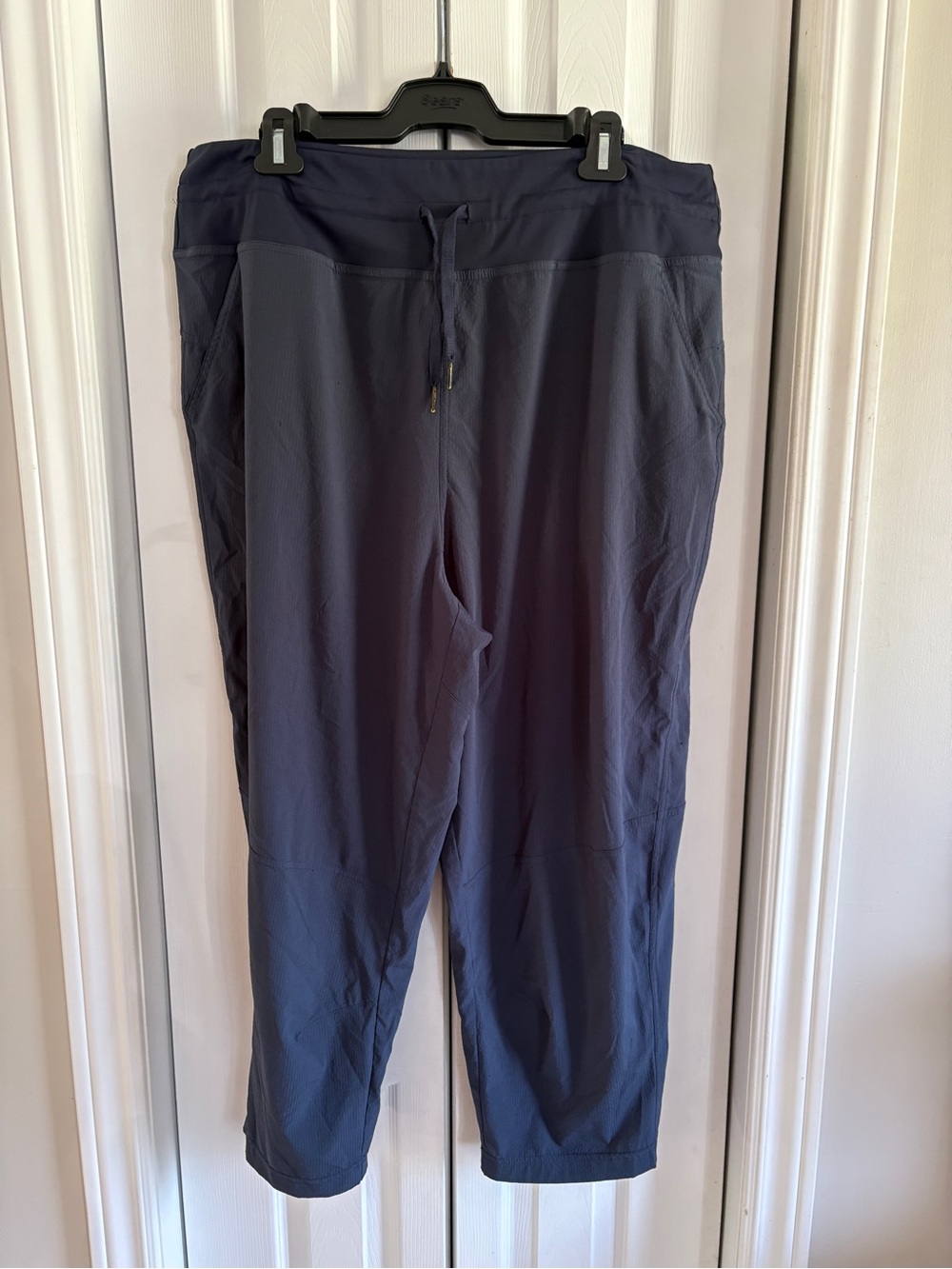 Navy Lole Women’s Drawstring Active Capris Pants
